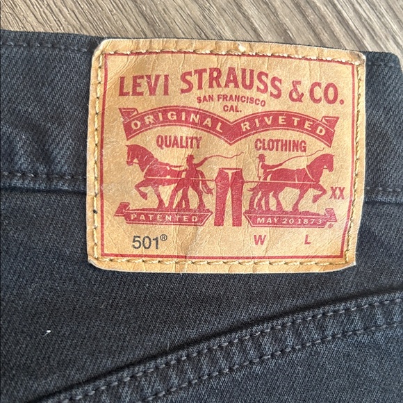 Levi's Classic 501 Jeans - Picture 3 of 10